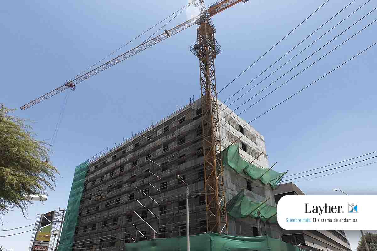 LAYHER PERÚ: VENTAJAS DIFERENCIALES Y ASESORÍA TÉCNICA DE ANDAMIOS