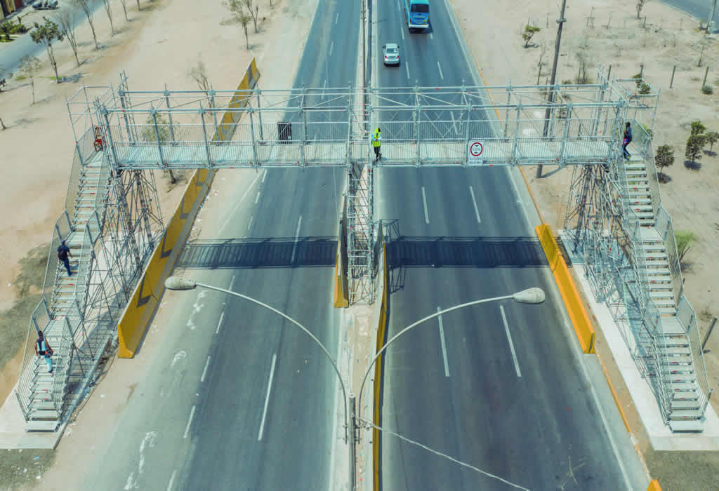 LAYHER: SISTEMAS DE ANDAMIOS PARA LA INDUSTRIA